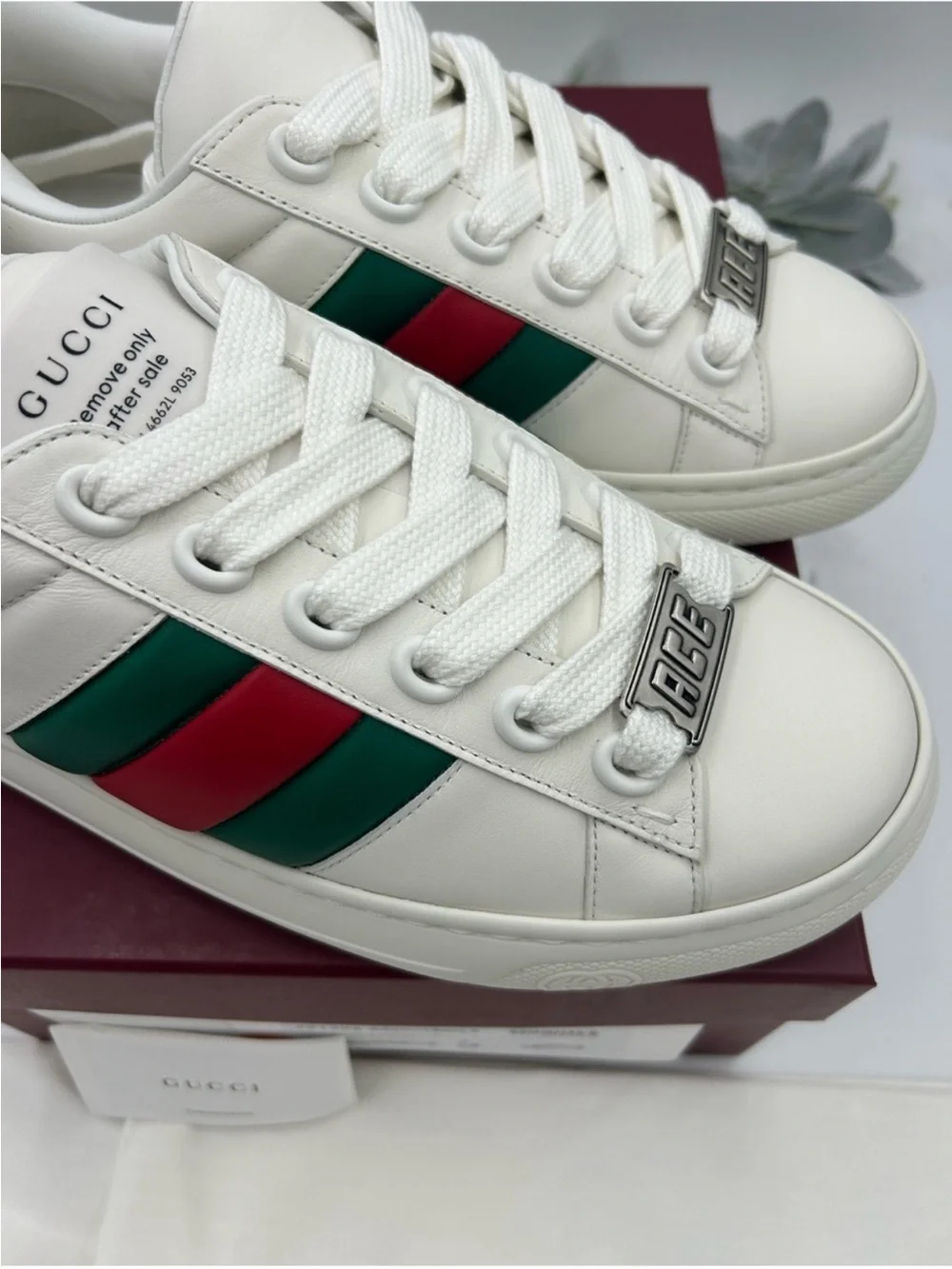 Men’s Gucci ace Webb stripe leather sneakers size 9 fits 10 US made in Italy
